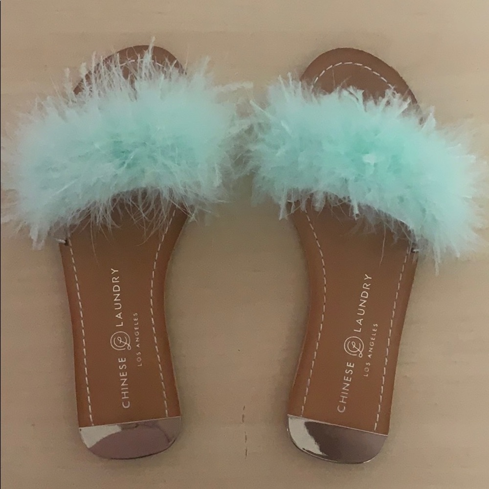 Zoey Sandals Mint Green Feathers
